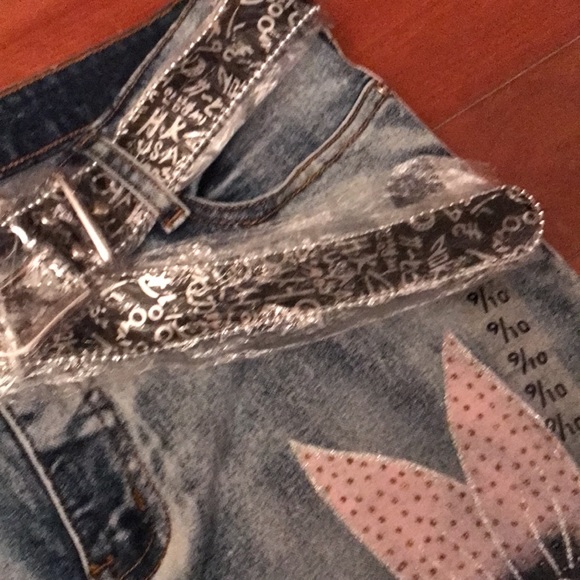 New flare leg denim jeans w/ belt painted & beaded with flowers and butterfly - Picture 8 of 13